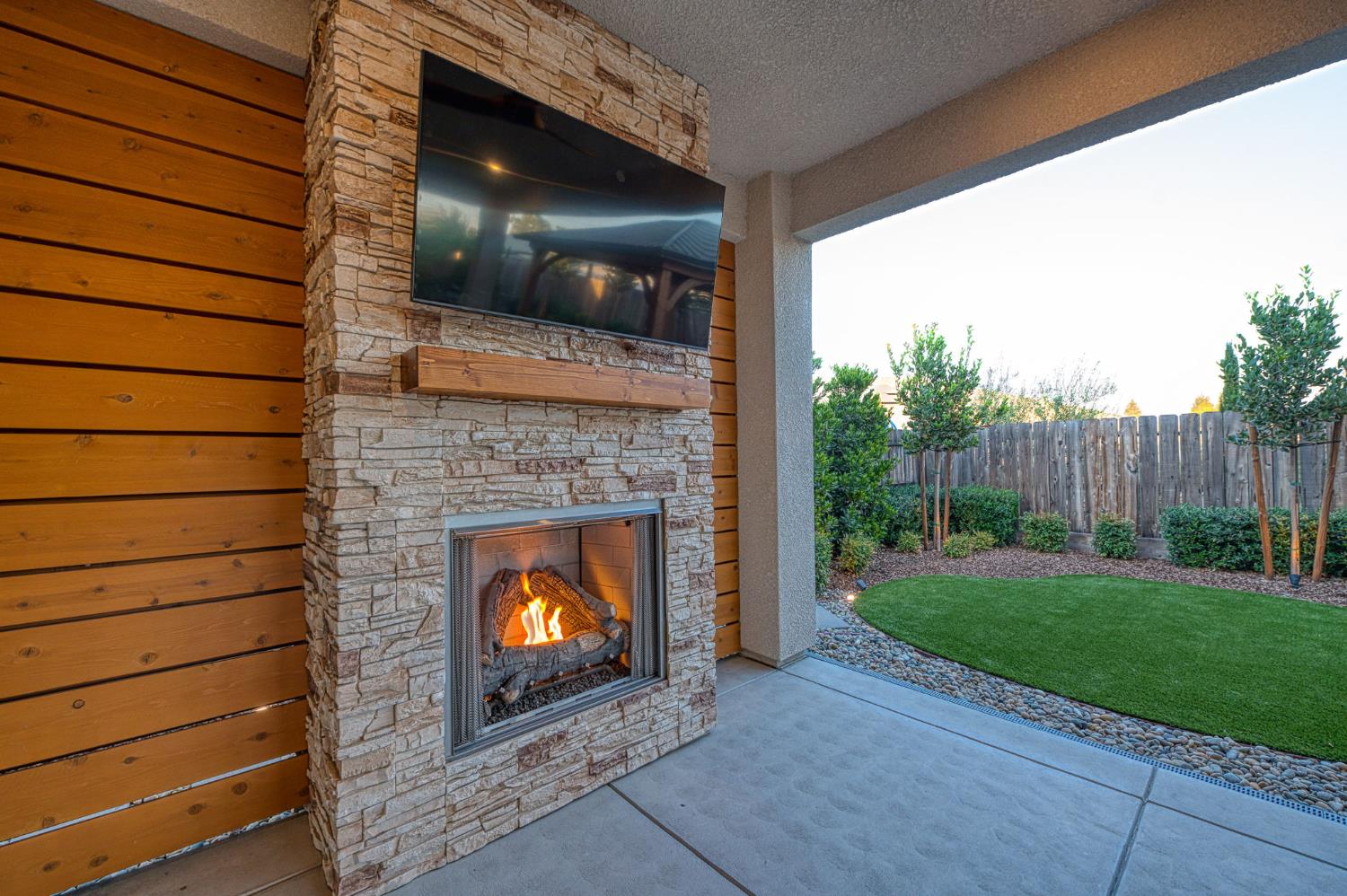 11114 N Via Rimini Dr, Fresno, CA 93730