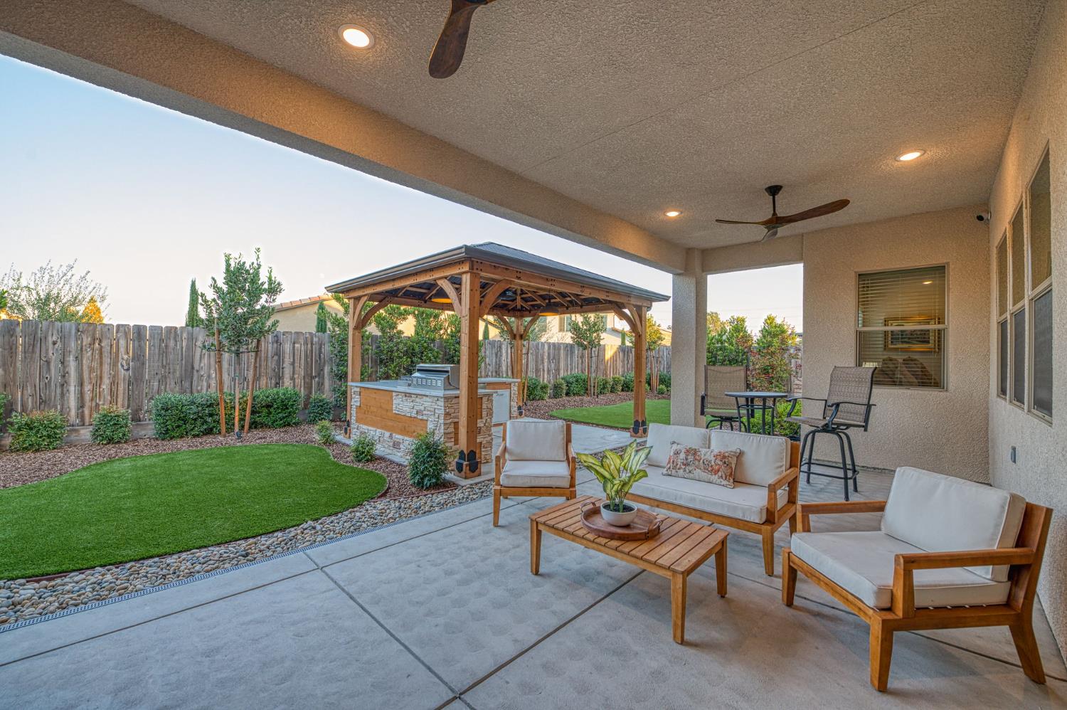 11114 N Via Rimini Dr, Fresno, CA 93730