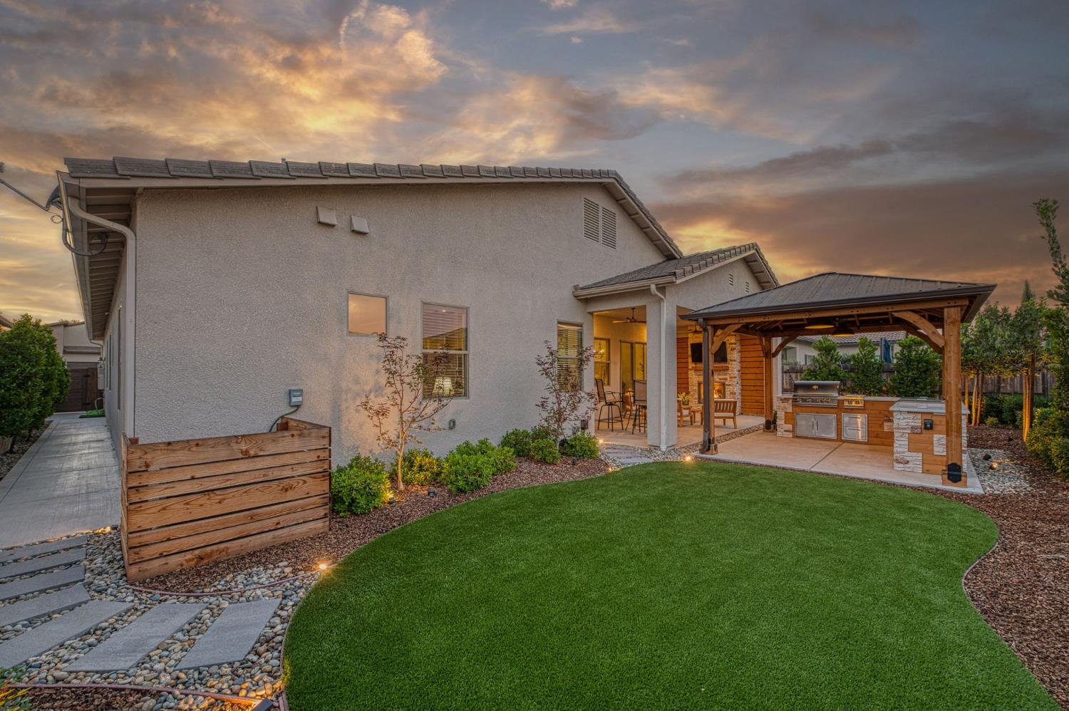 11114 N Via Rimini Dr, Fresno, CA 93730