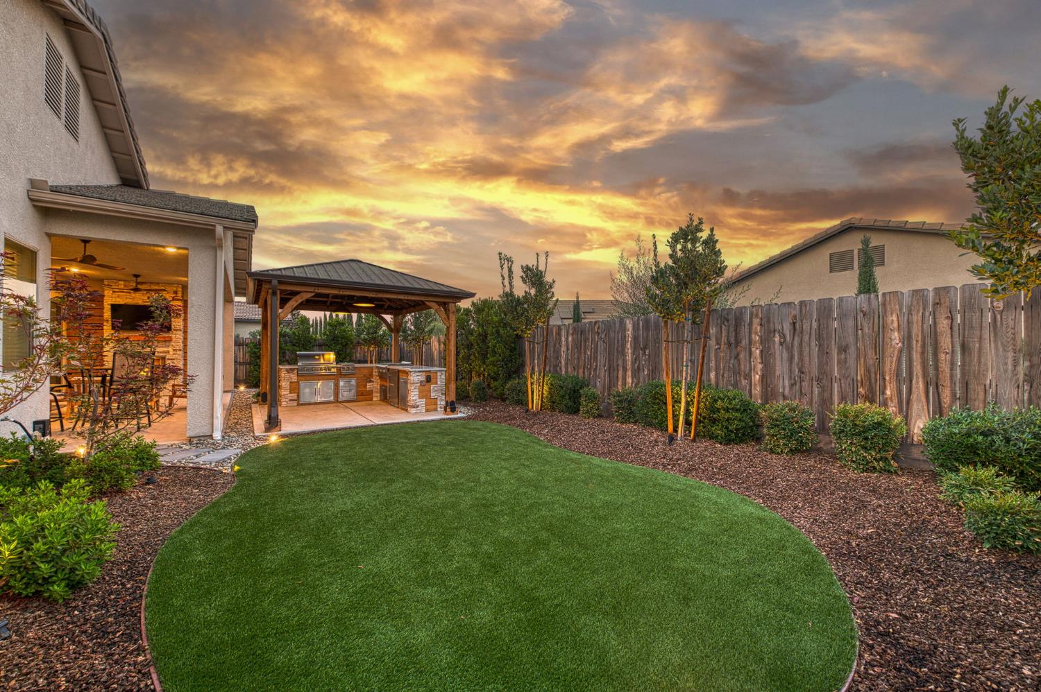 11114 N Via Rimini Dr, Fresno, CA 93730