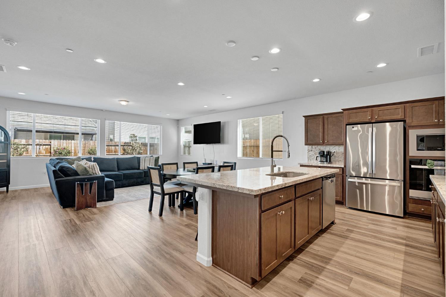 4159 Purvis Ave, Clovis, CA 93619