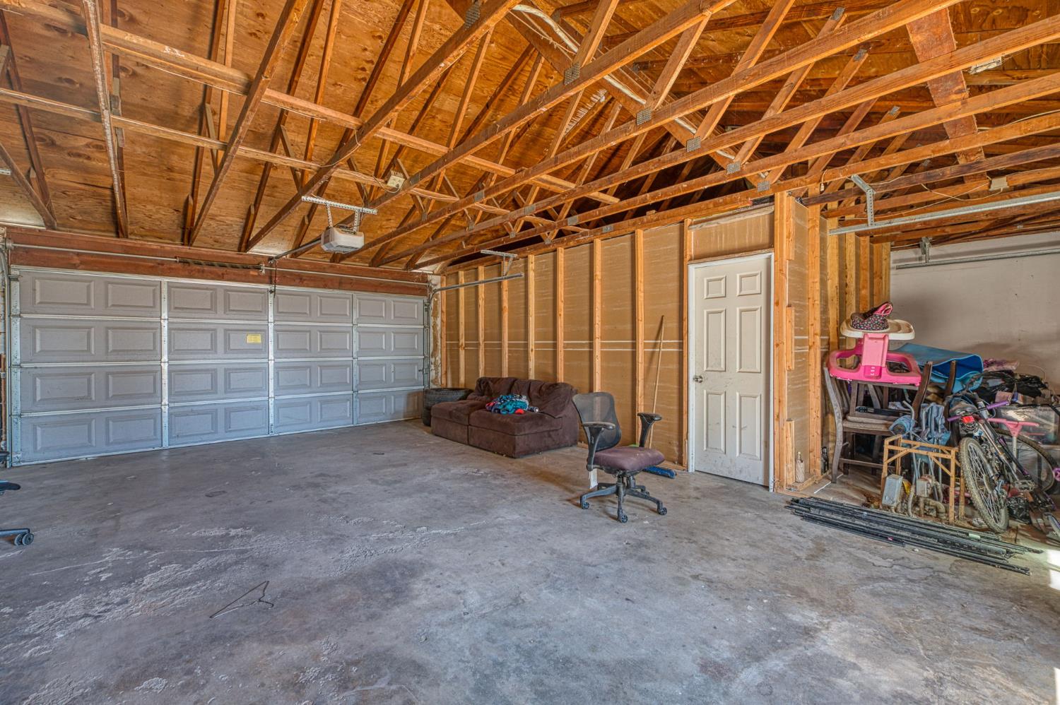 3555 W Nielsen Ave, Fresno, CA 93706