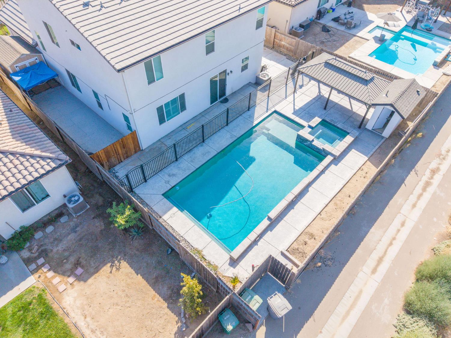 763 Howard St, Kingsburg, CA 93631