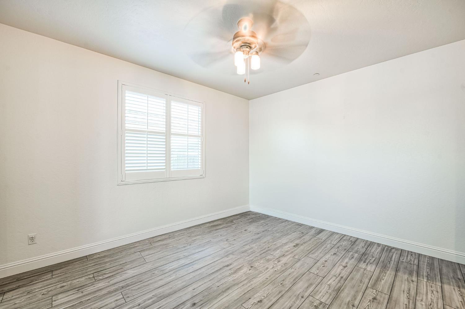 763 Howard St, Kingsburg, CA 93631