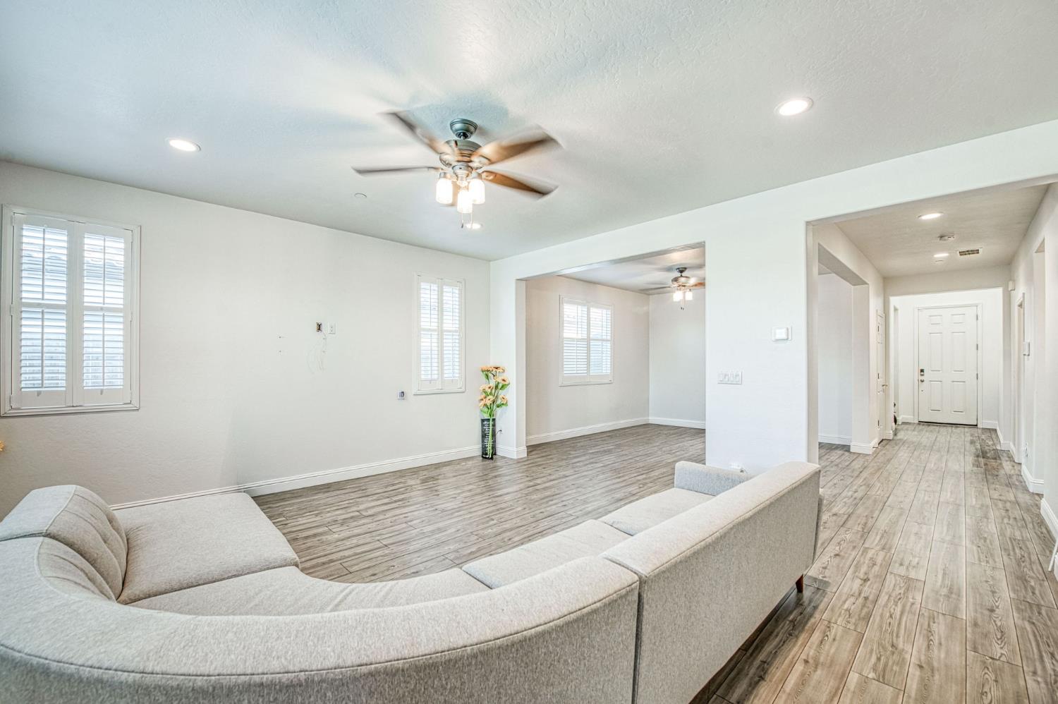 763 Howard St, Kingsburg, CA 93631