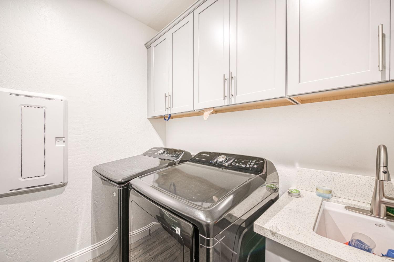 763 Howard St, Kingsburg, CA 93631
