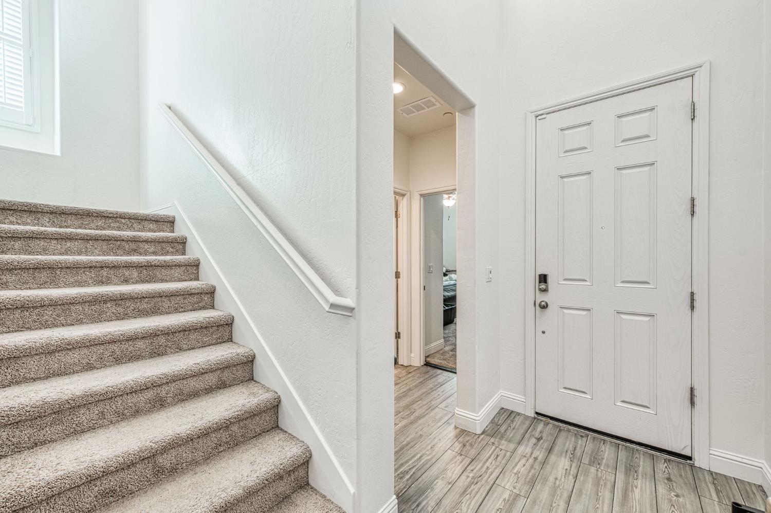 763 Howard St, Kingsburg, CA 93631