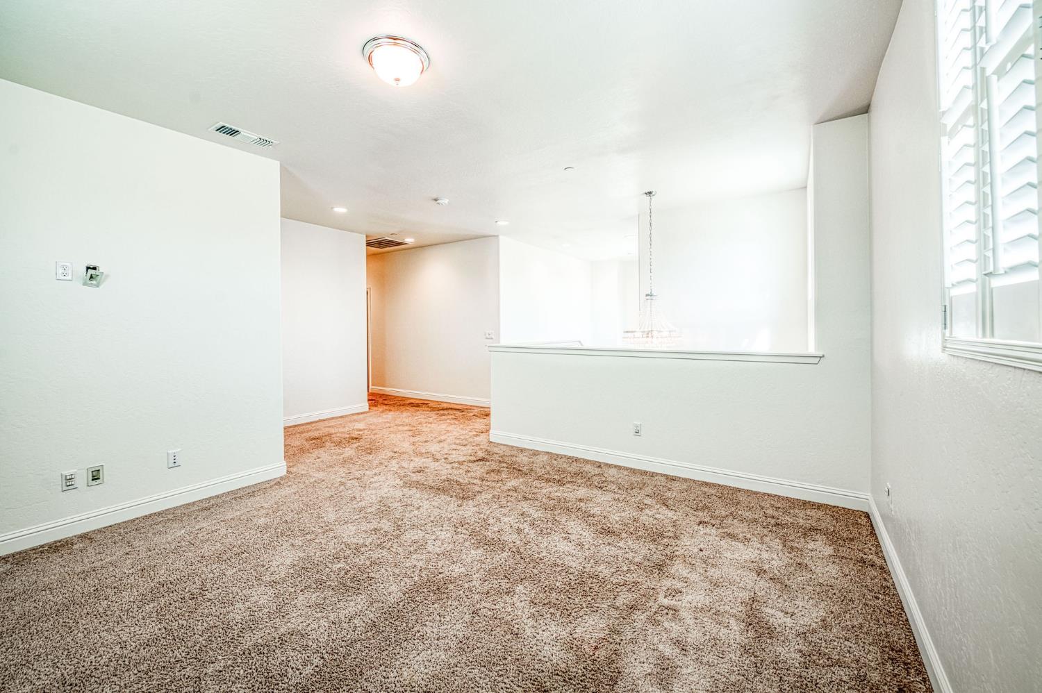 763 Howard St, Kingsburg, CA 93631