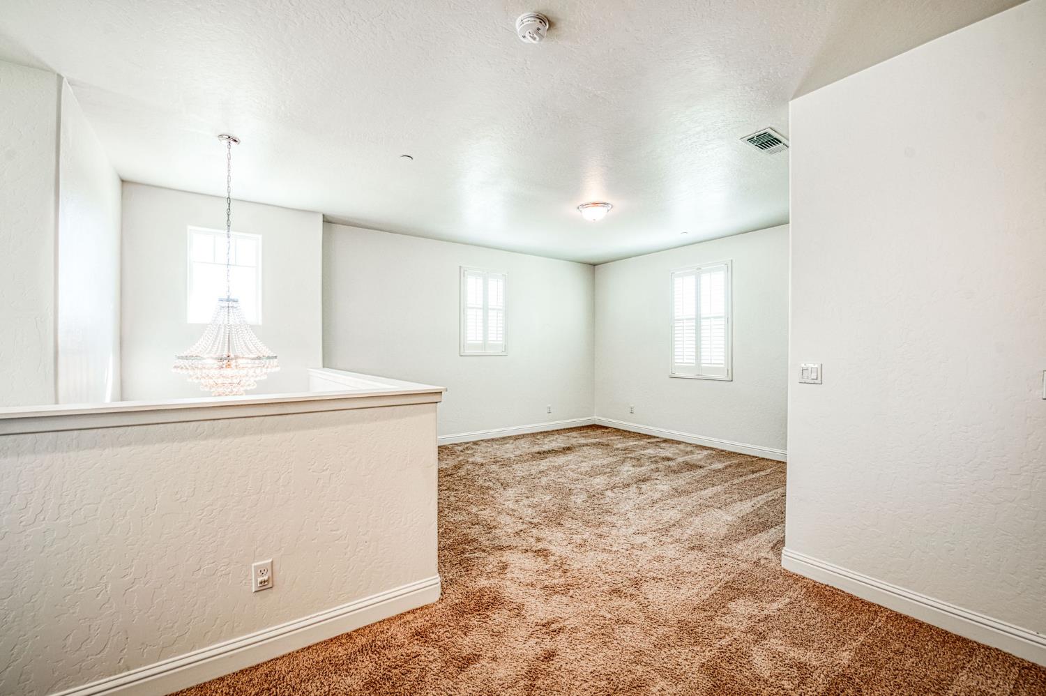 763 Howard St, Kingsburg, CA 93631