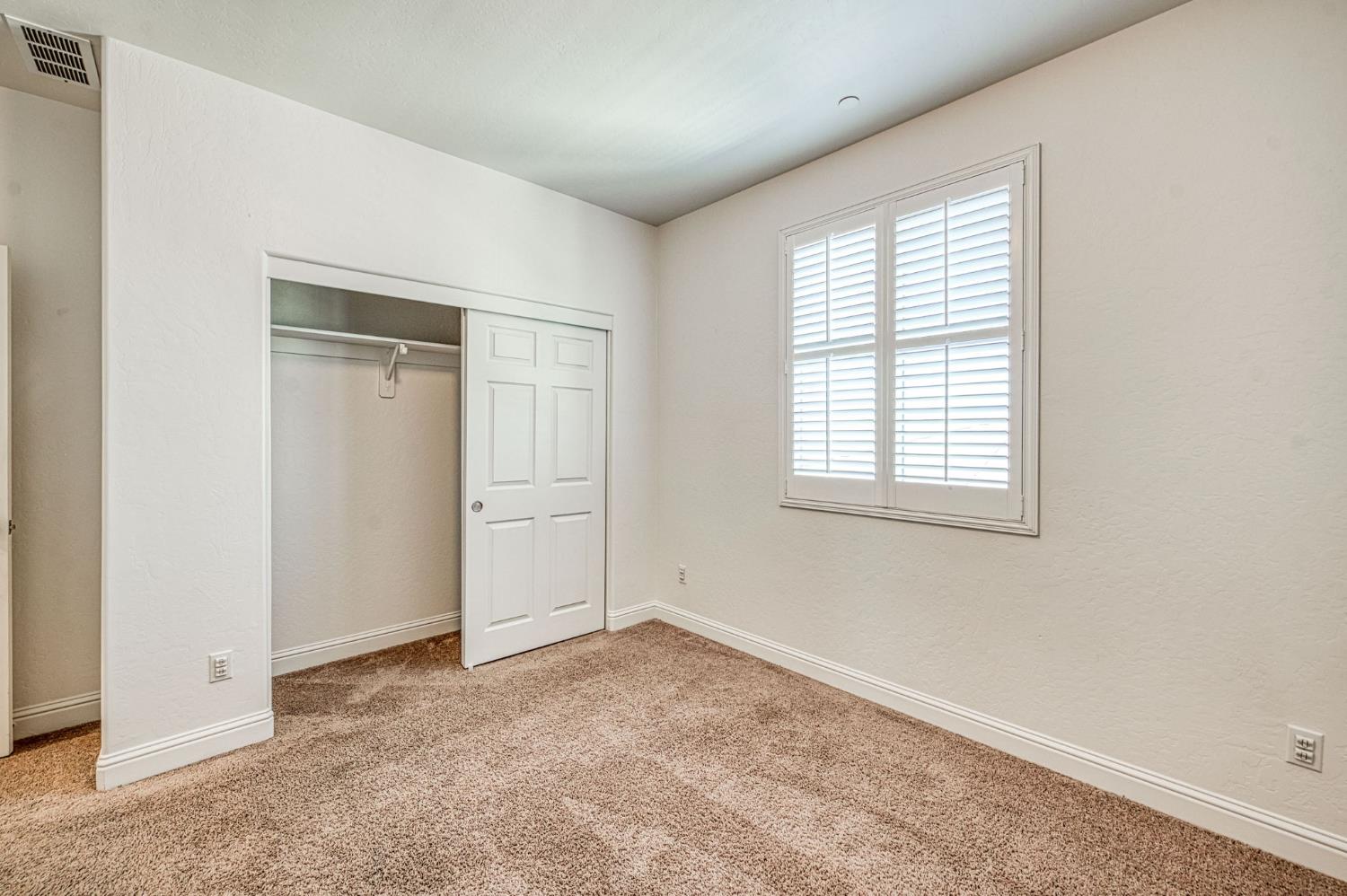 763 Howard St, Kingsburg, CA 93631