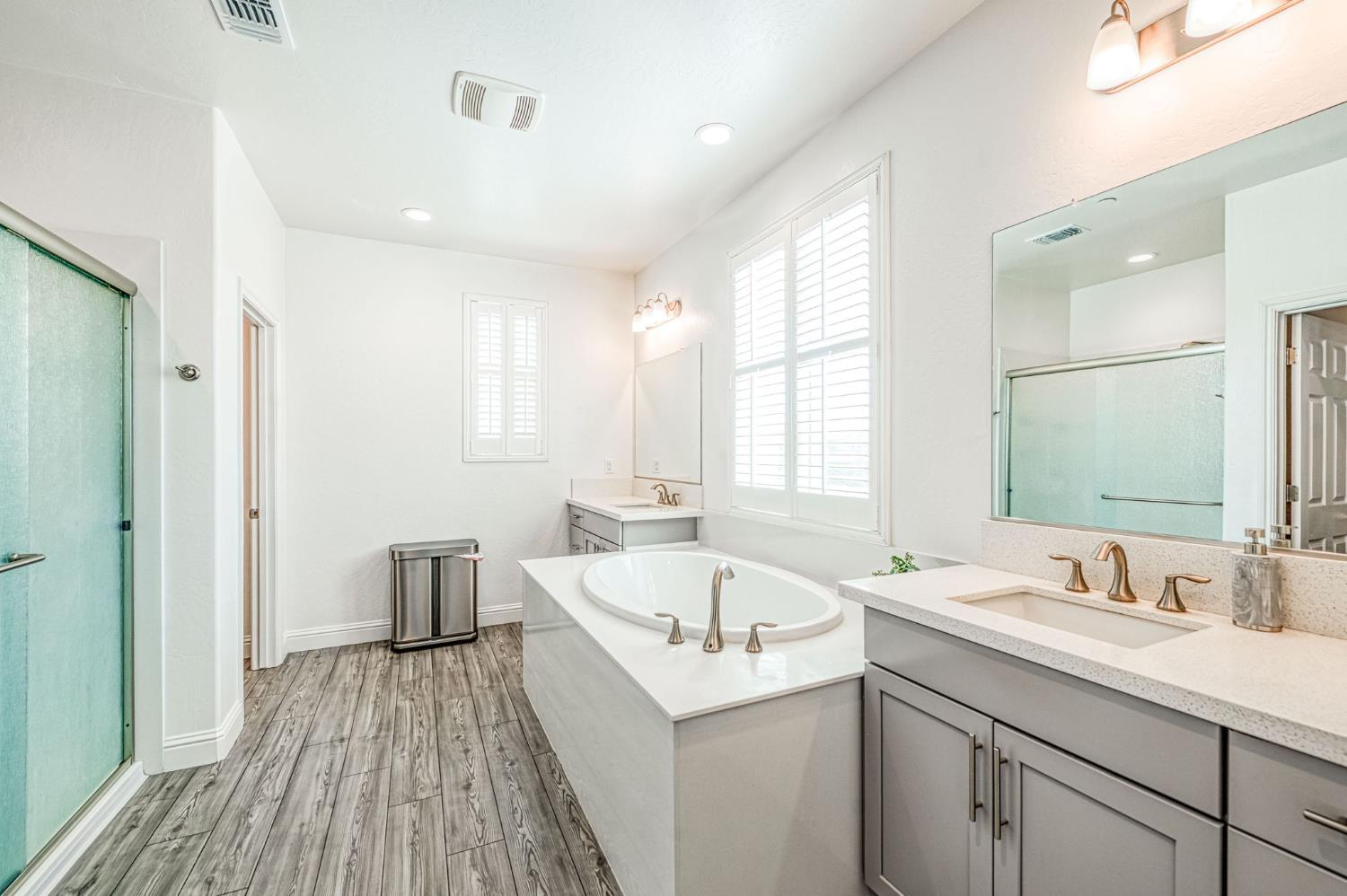 763 Howard St, Kingsburg, CA 93631