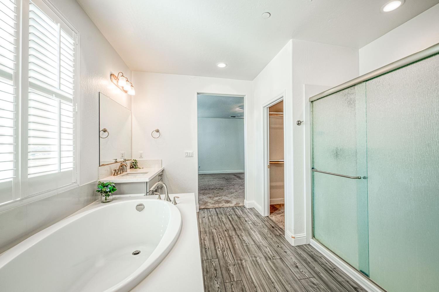 763 Howard St, Kingsburg, CA 93631