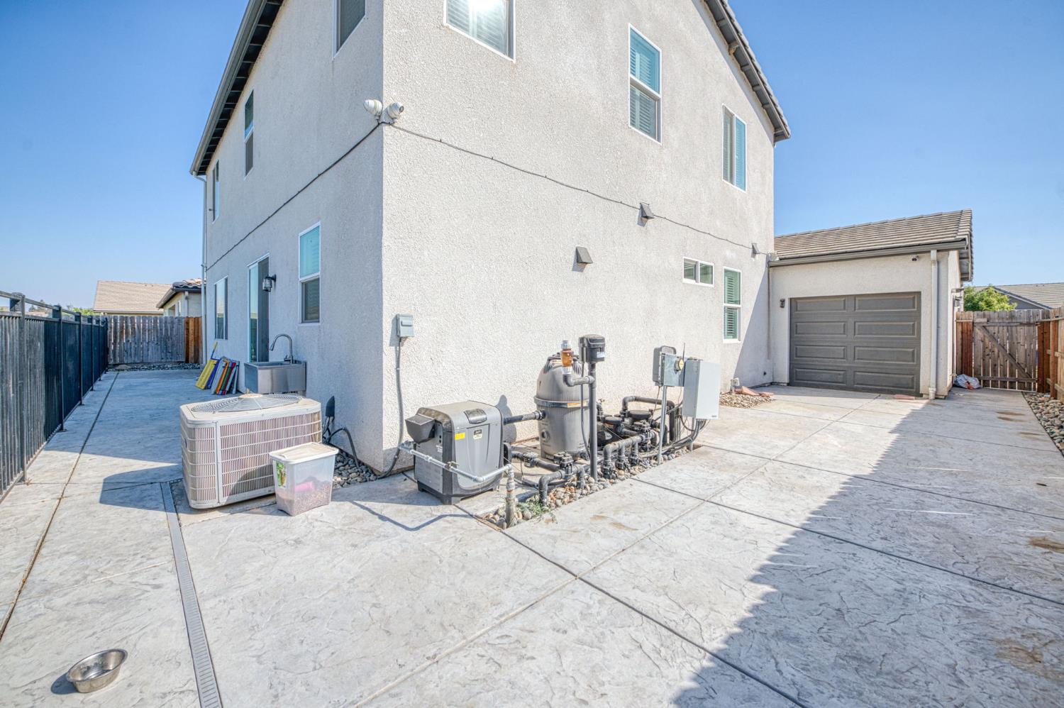 763 Howard St, Kingsburg, CA 93631
