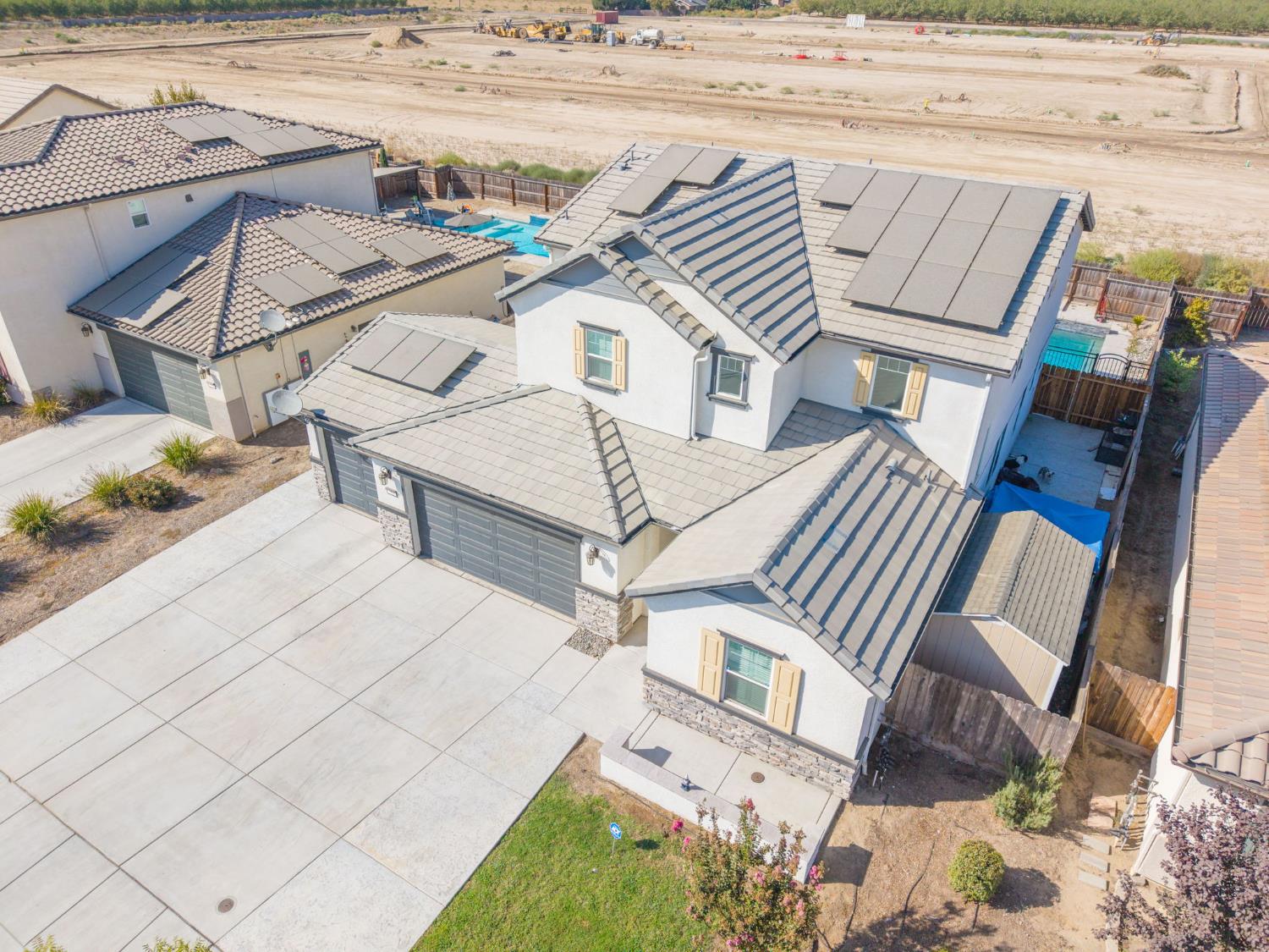763 Howard St, Kingsburg, CA 93631