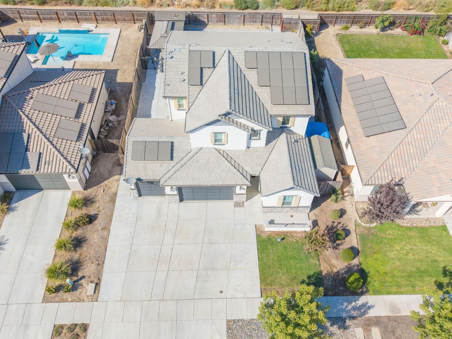 763 Howard St, Kingsburg, CA 93631
