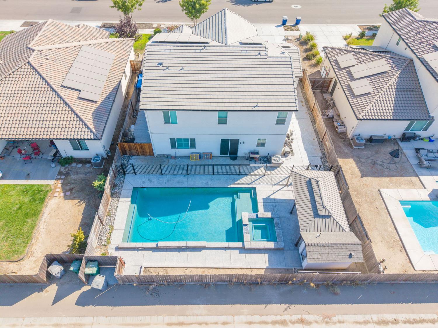 763 Howard St, Kingsburg, CA 93631