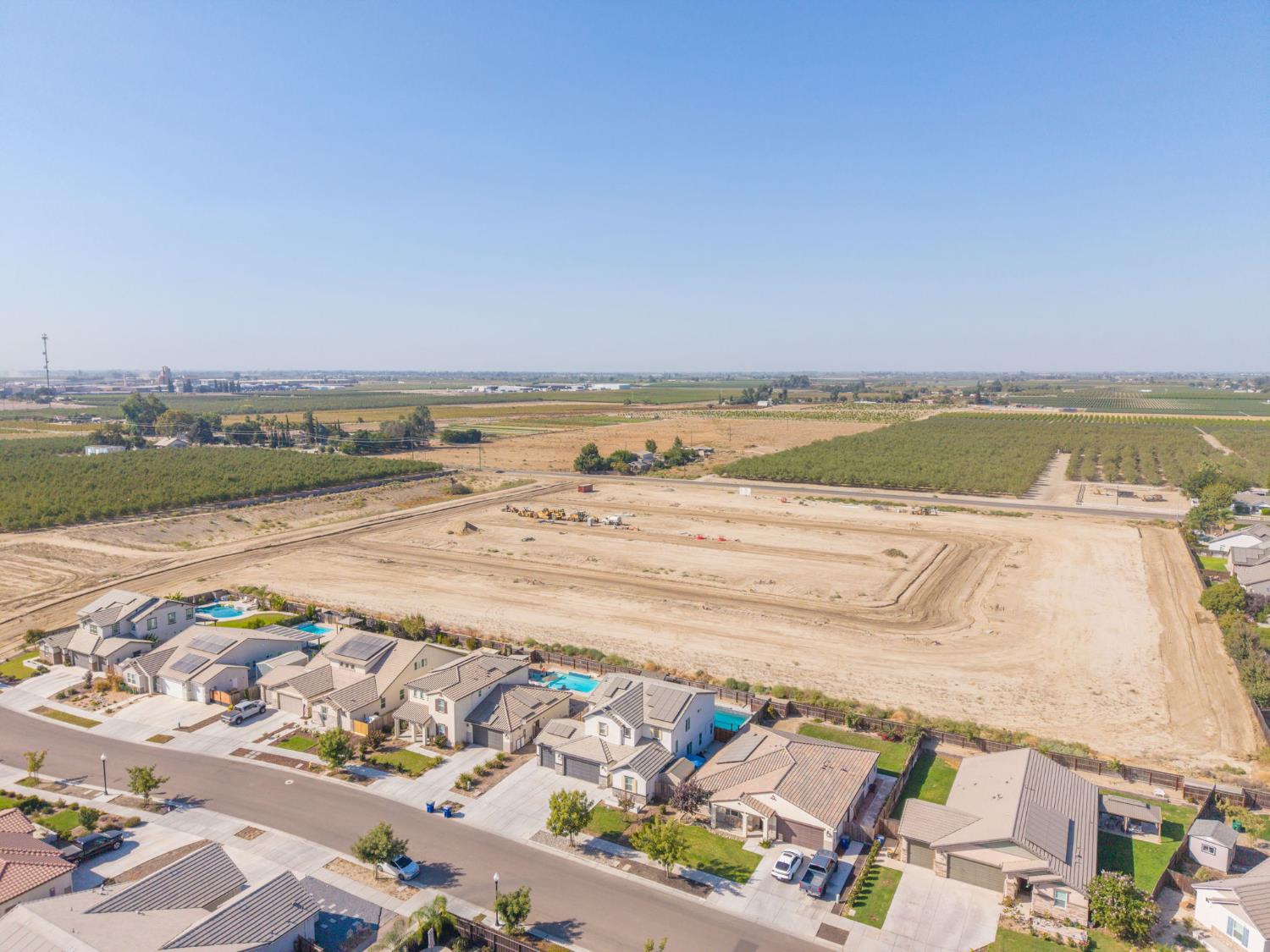 763 Howard St, Kingsburg, CA 93631