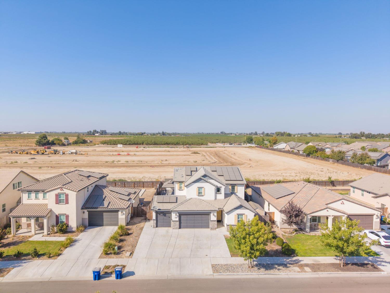 763 Howard St, Kingsburg, CA 93631