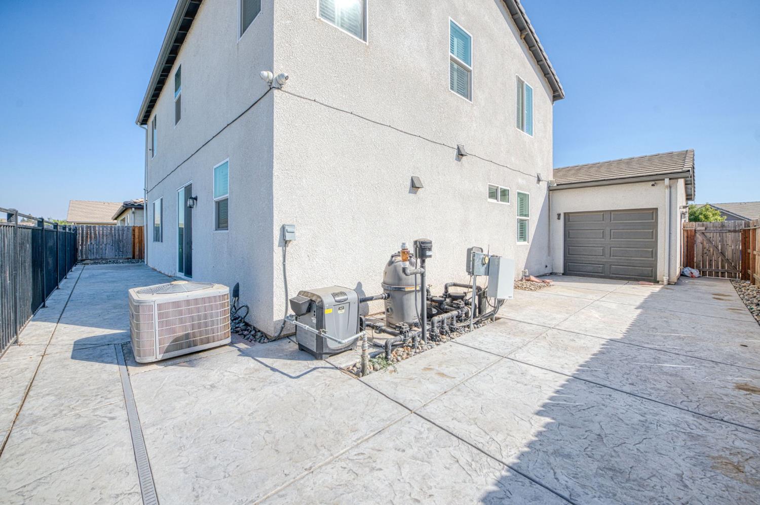 763 Howard St, Kingsburg, CA 93631