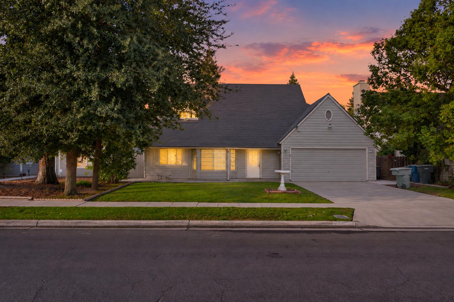 4129 W Regency Ave, Fresno, CA 93722