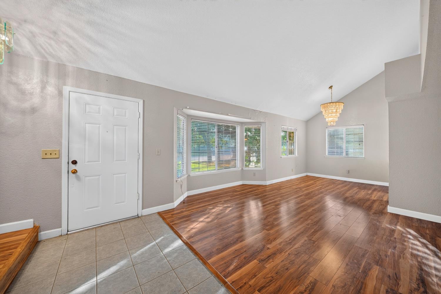 4129 W Regency Ave, Fresno, CA 93722