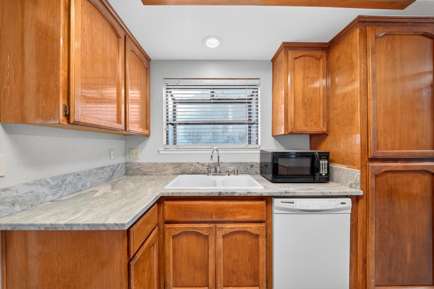 4129 W Regency Ave, Fresno, CA 93722