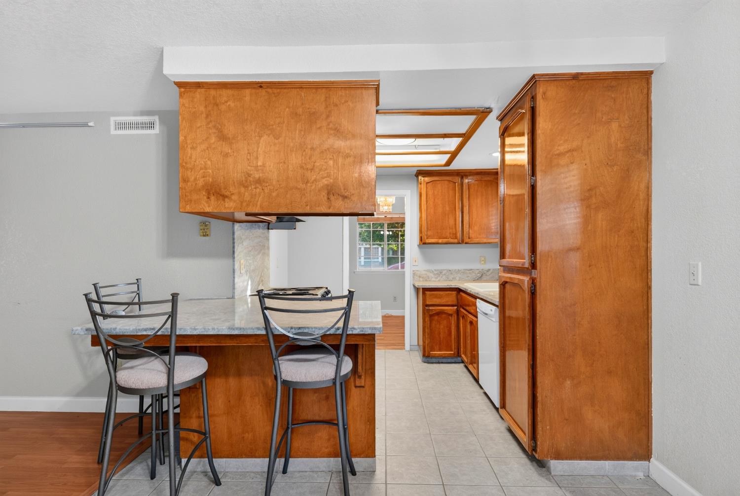 4129 W Regency Ave, Fresno, CA 93722