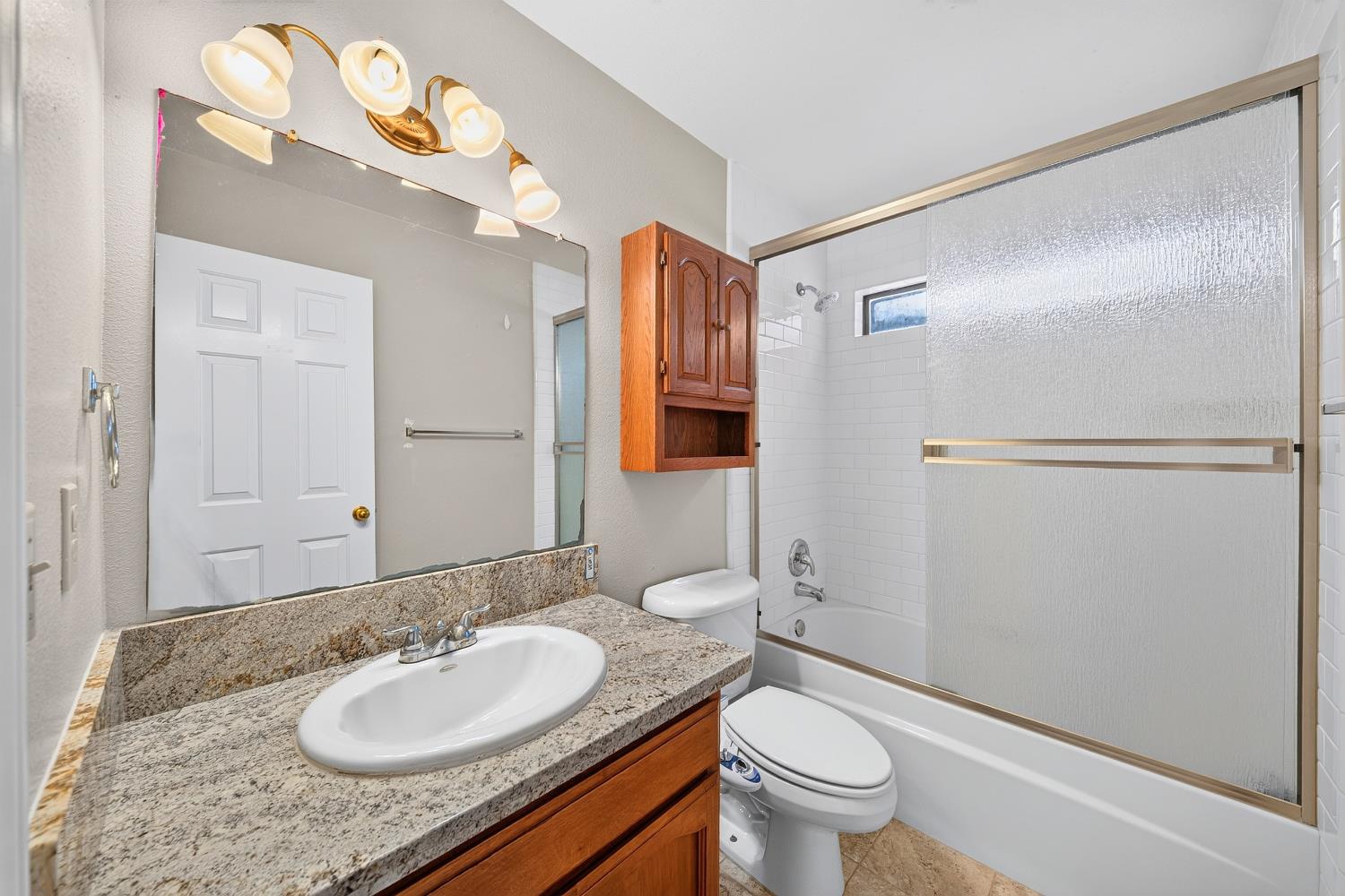 4129 W Regency Ave, Fresno, CA 93722