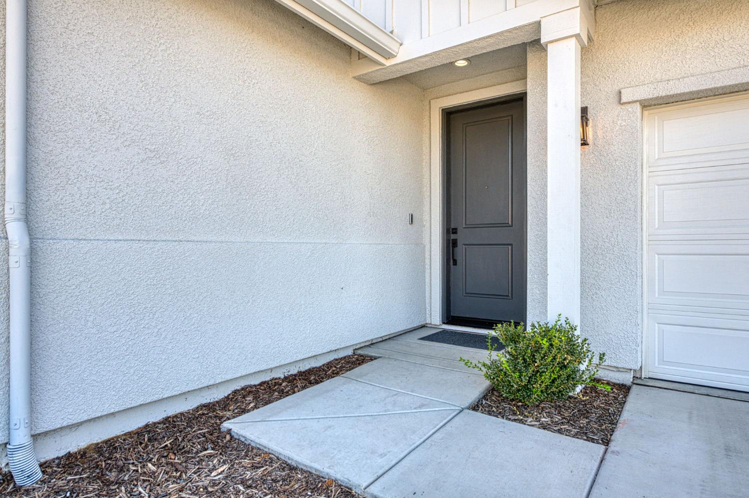 720 S Kandarian Ave, Fowler, CA 93625