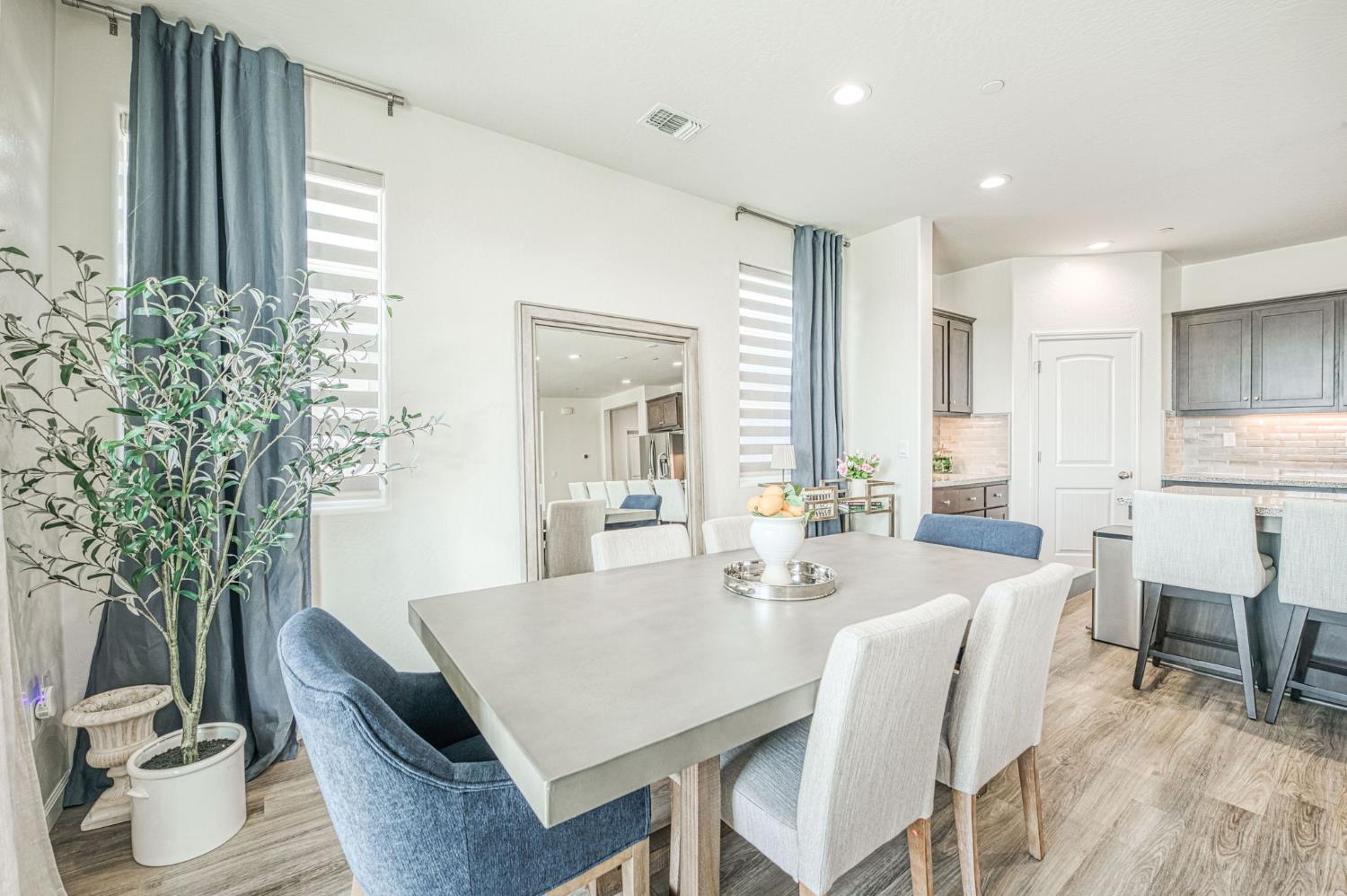 720 S Kandarian Ave, Fowler, CA 93625