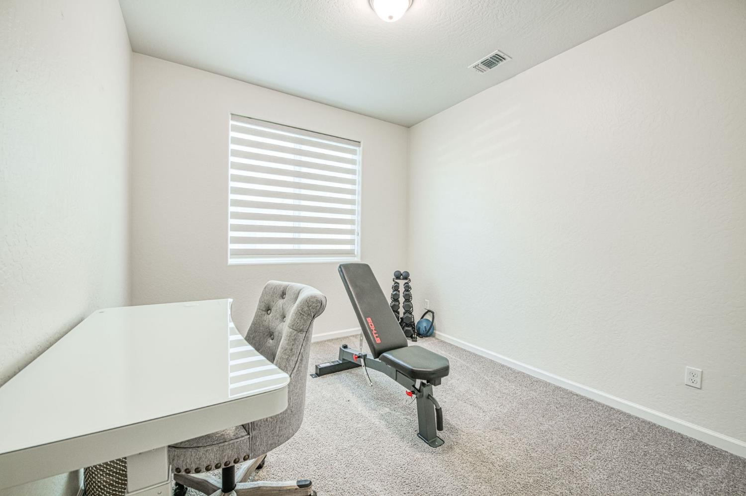 720 S Kandarian Ave, Fowler, CA 93625