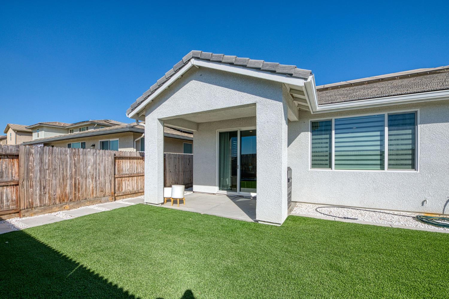 720 S Kandarian Ave, Fowler, CA 93625