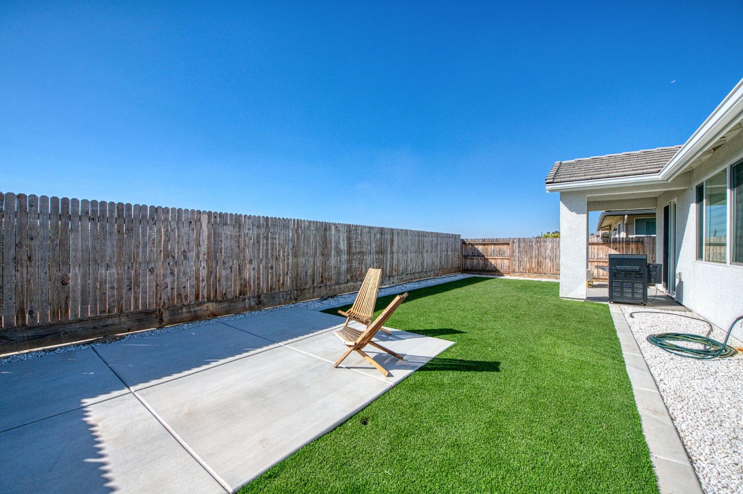 720 S Kandarian Ave, Fowler, CA 93625