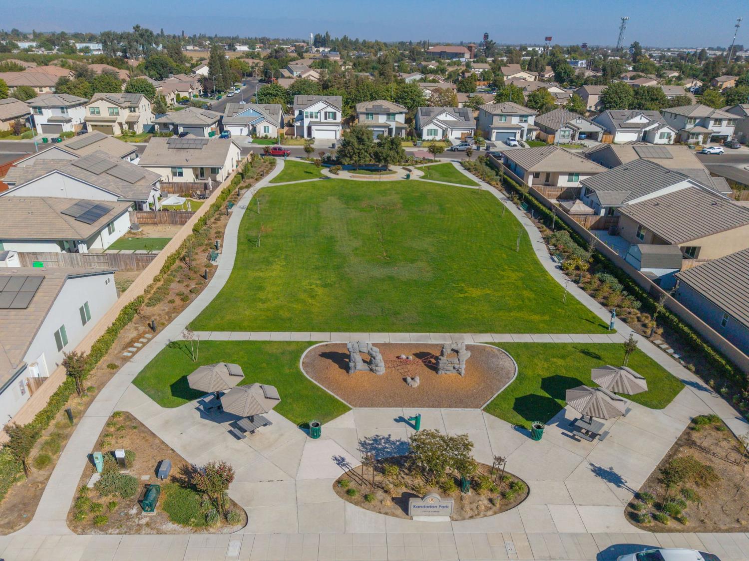 720 S Kandarian Ave, Fowler, CA 93625