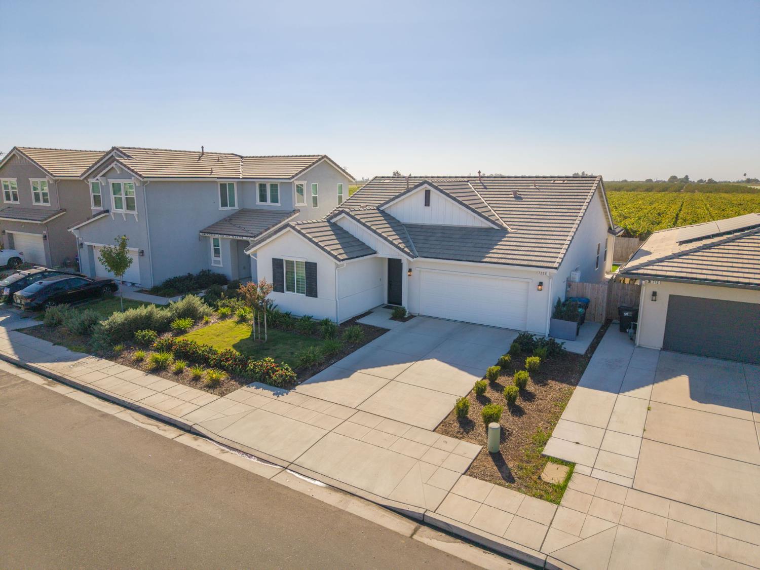 720 S Kandarian Ave, Fowler, CA 93625