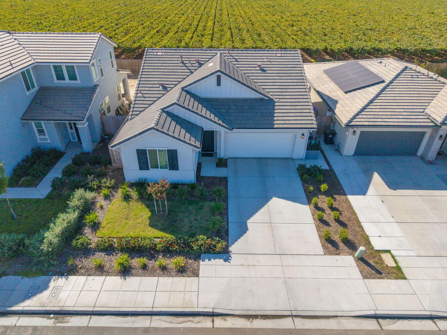 720 S Kandarian Ave, Fowler, CA 93625