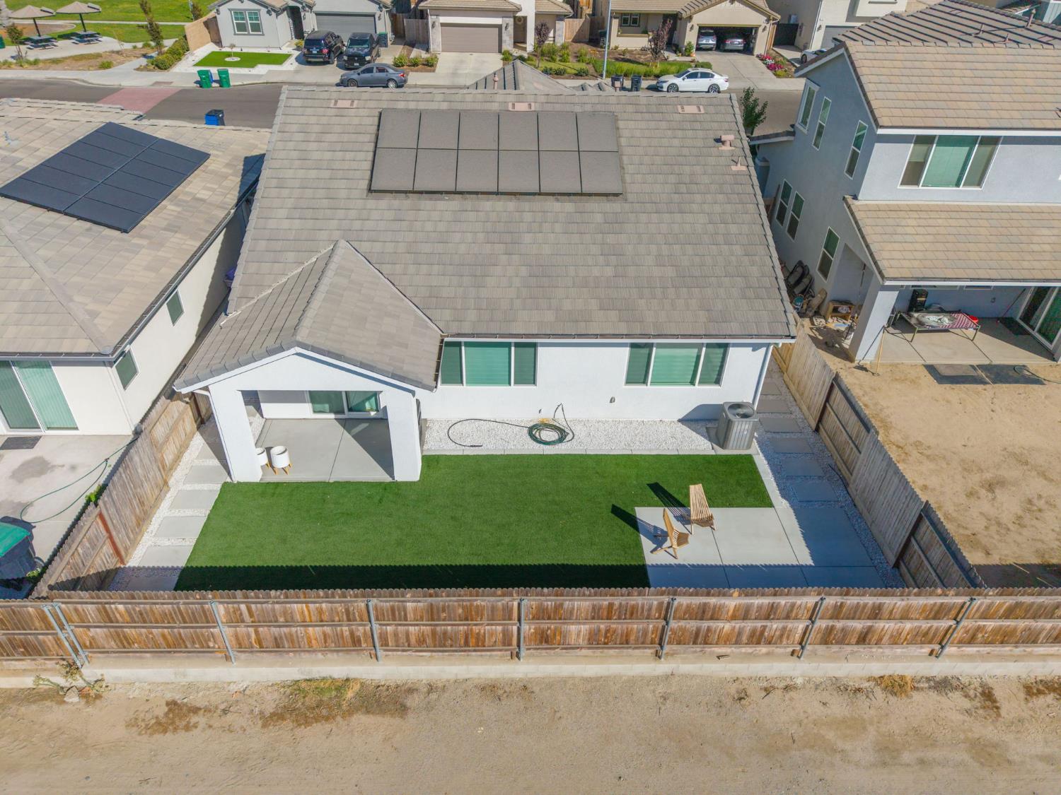 720 S Kandarian Ave, Fowler, CA 93625