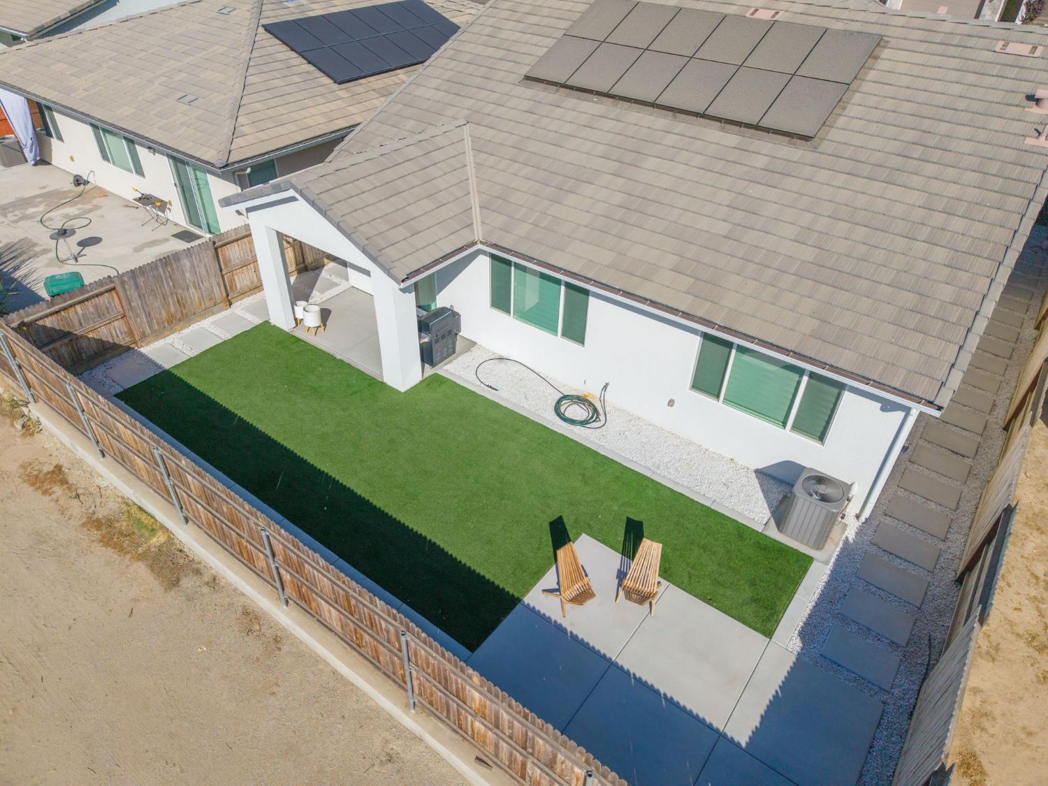 720 S Kandarian Ave, Fowler, CA 93625