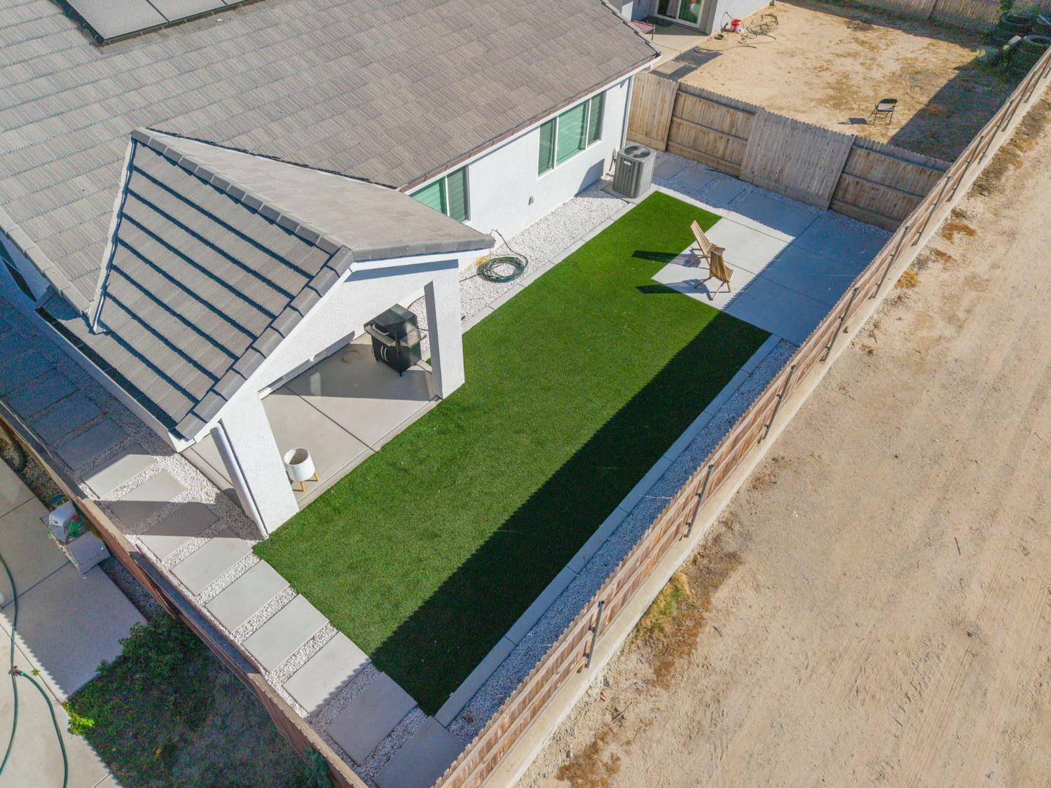 720 S Kandarian Ave, Fowler, CA 93625