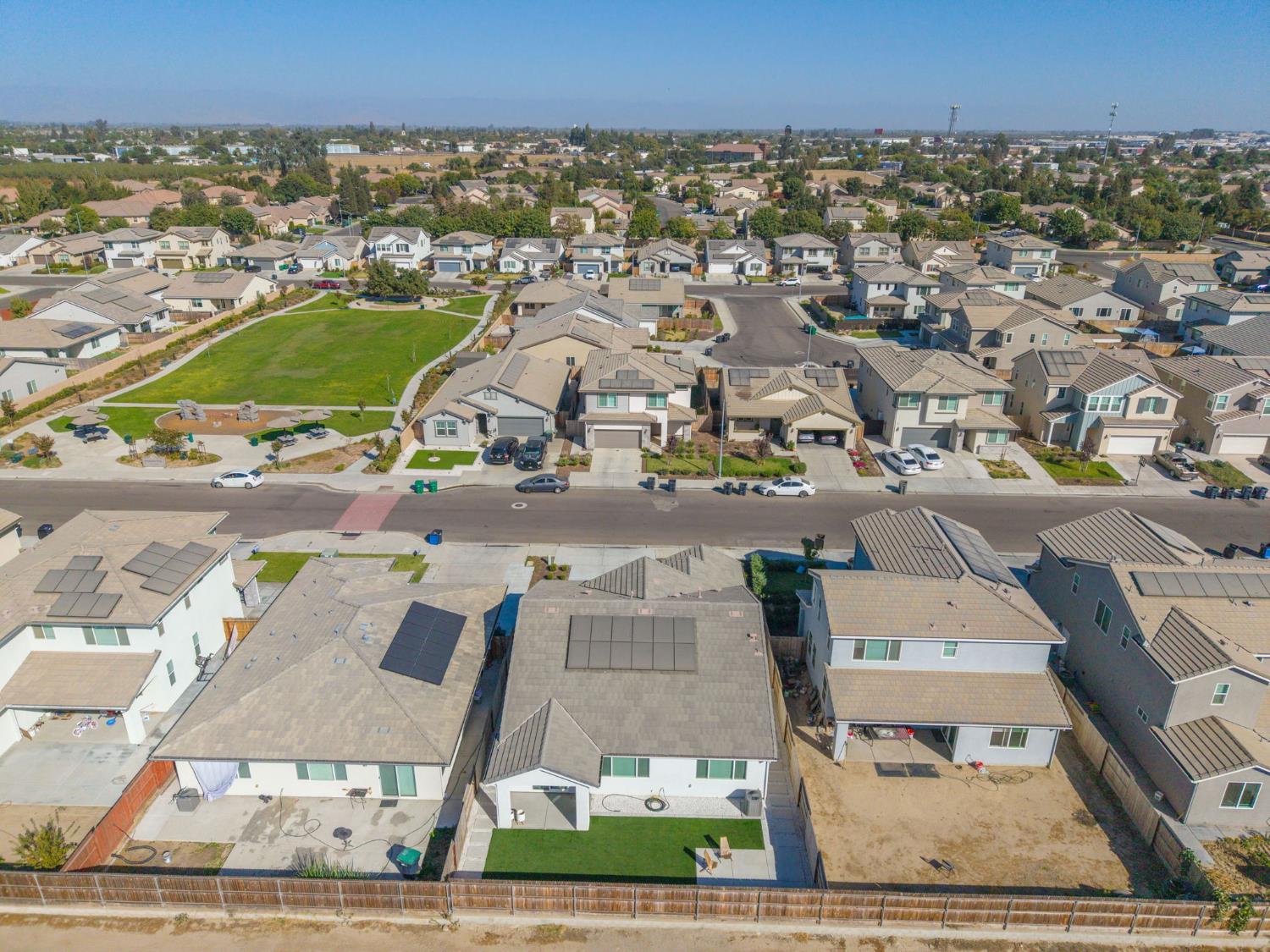 720 S Kandarian Ave, Fowler, CA 93625