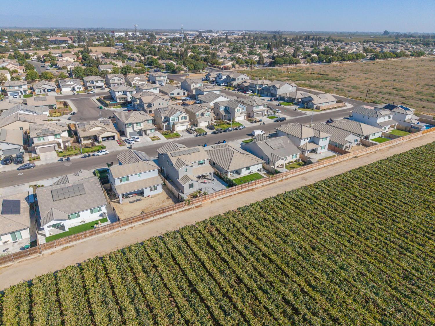 720 S Kandarian Ave, Fowler, CA 93625