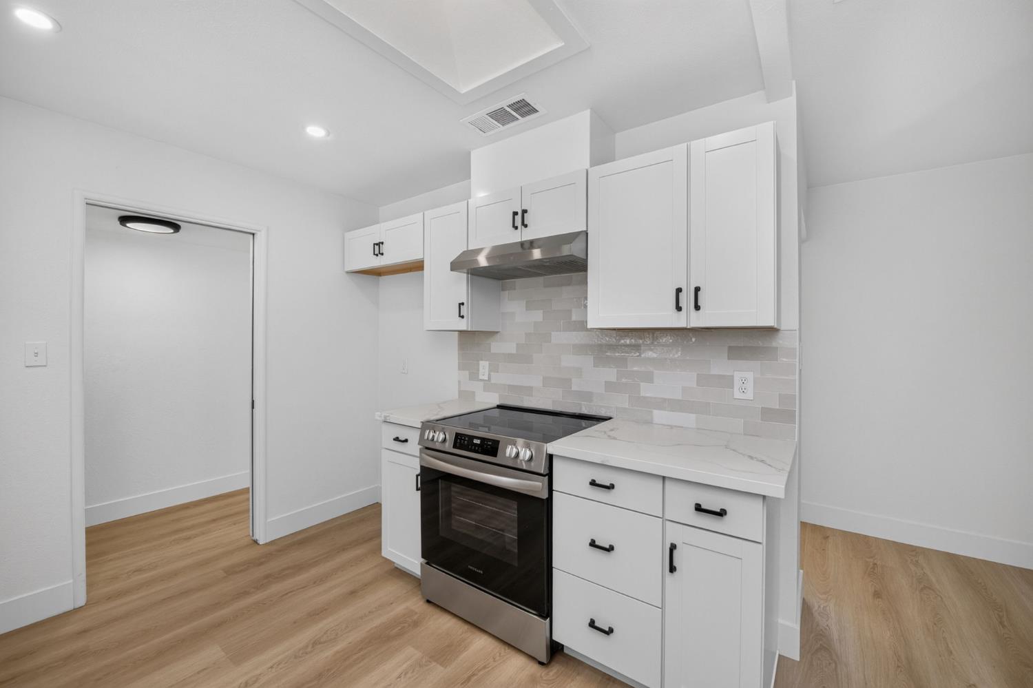 4665 N Bond Ave, Fresno, CA 93726