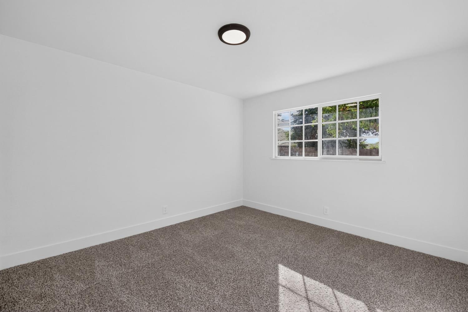 4665 N Bond Ave, Fresno, CA 93726