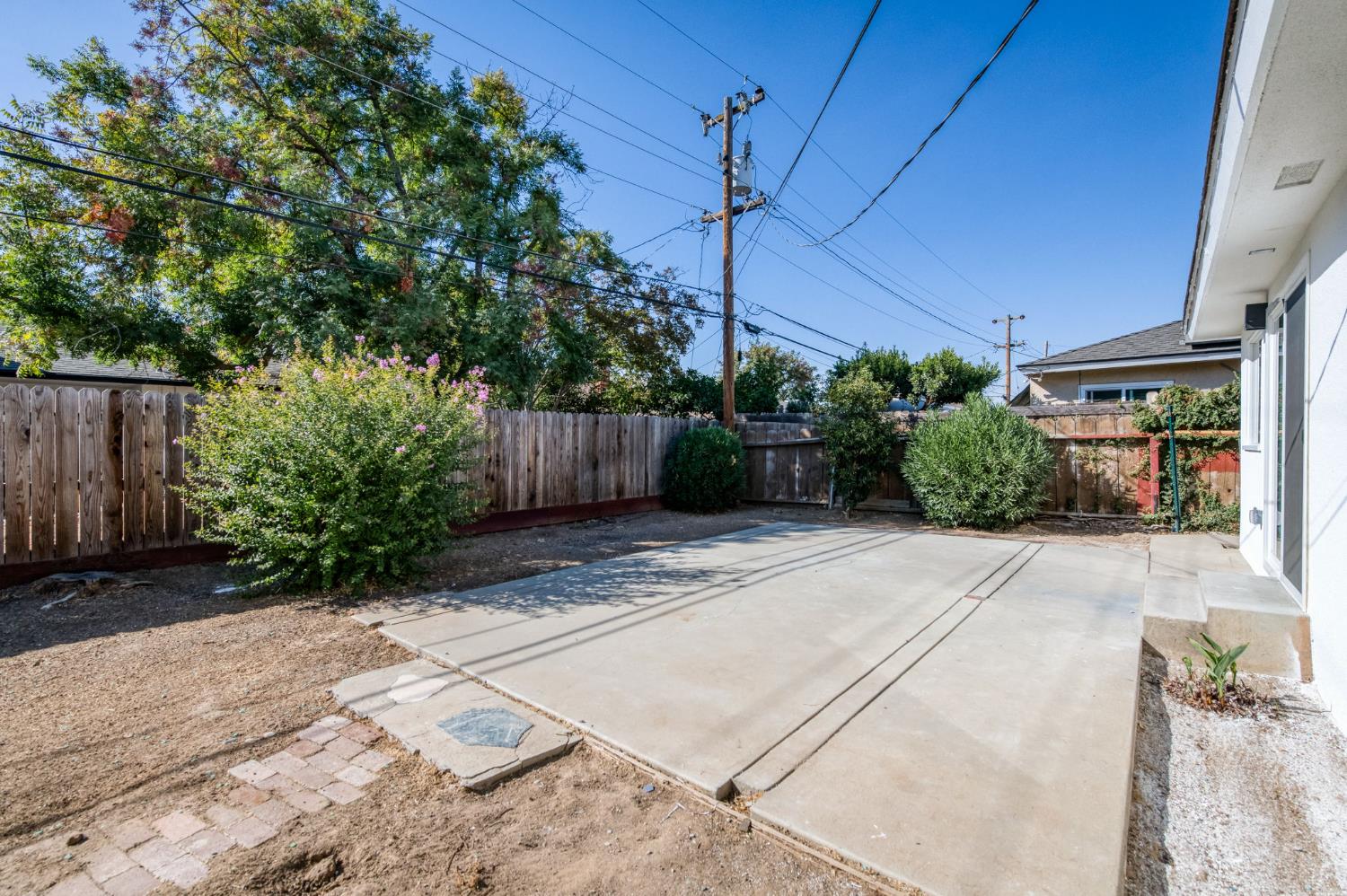 4665 N Bond Ave, Fresno, CA 93726