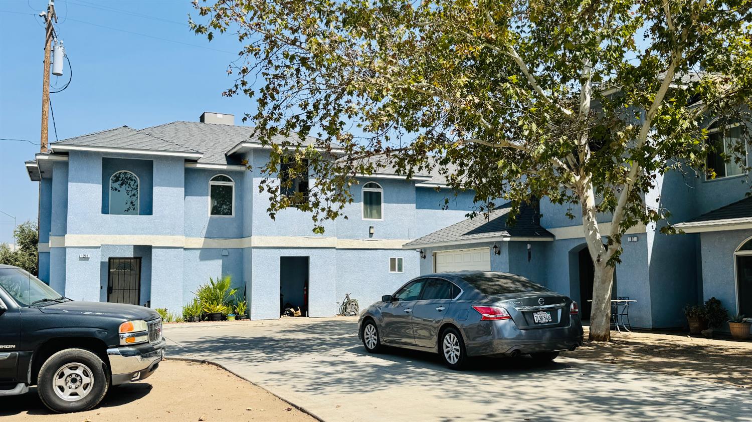 1206 Tulare, Fresno, CA 93706