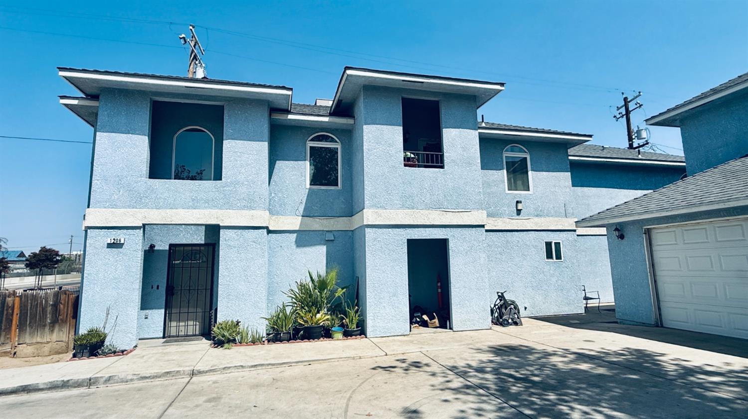 1206 Tulare, Fresno, CA 93706