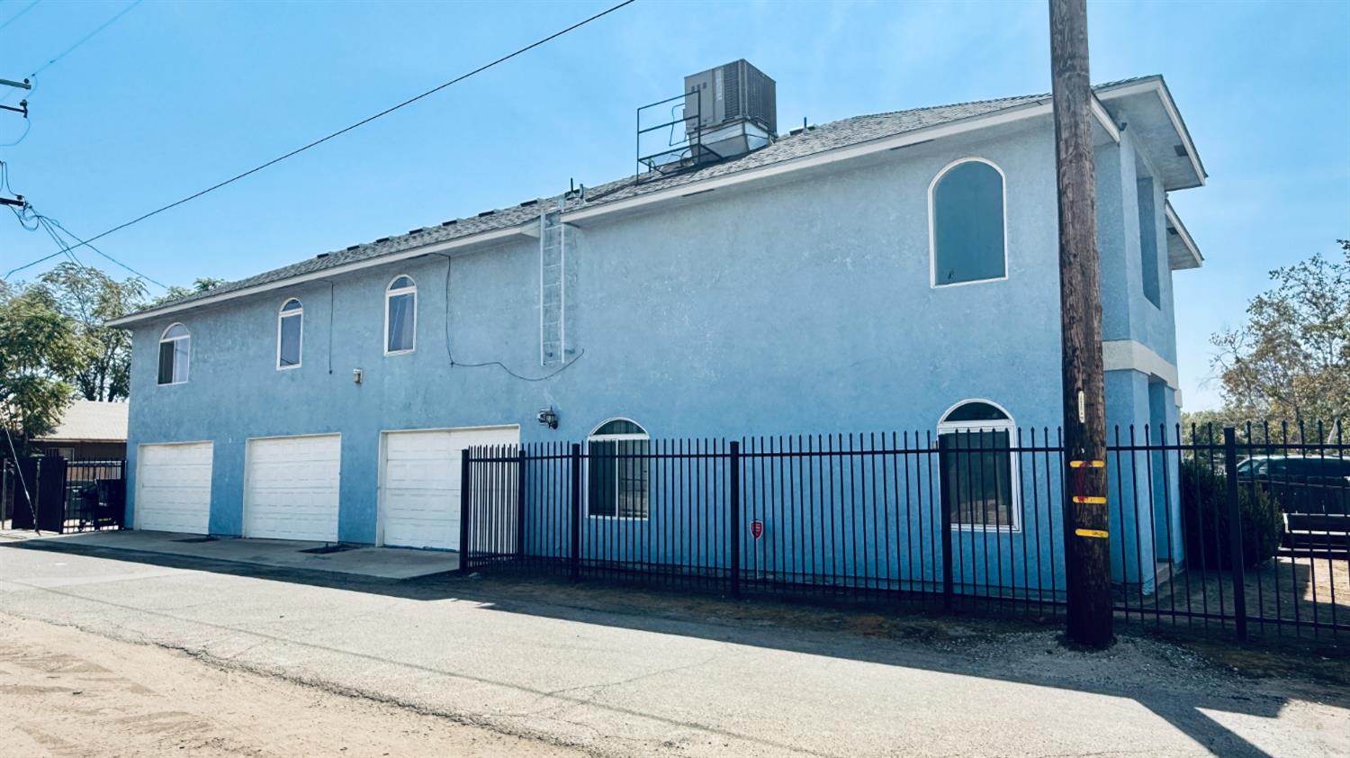 1206 Tulare, Fresno, CA 93706