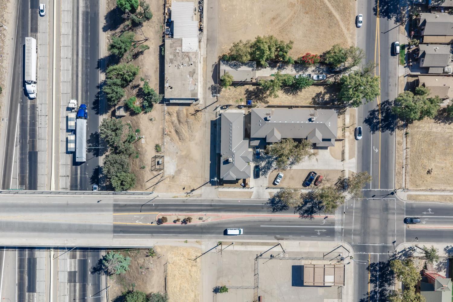 1206 Tulare, Fresno, CA 93706