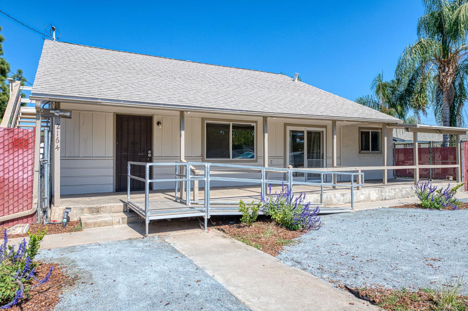 2146 W Dudley Ave, Fresno, CA 93728