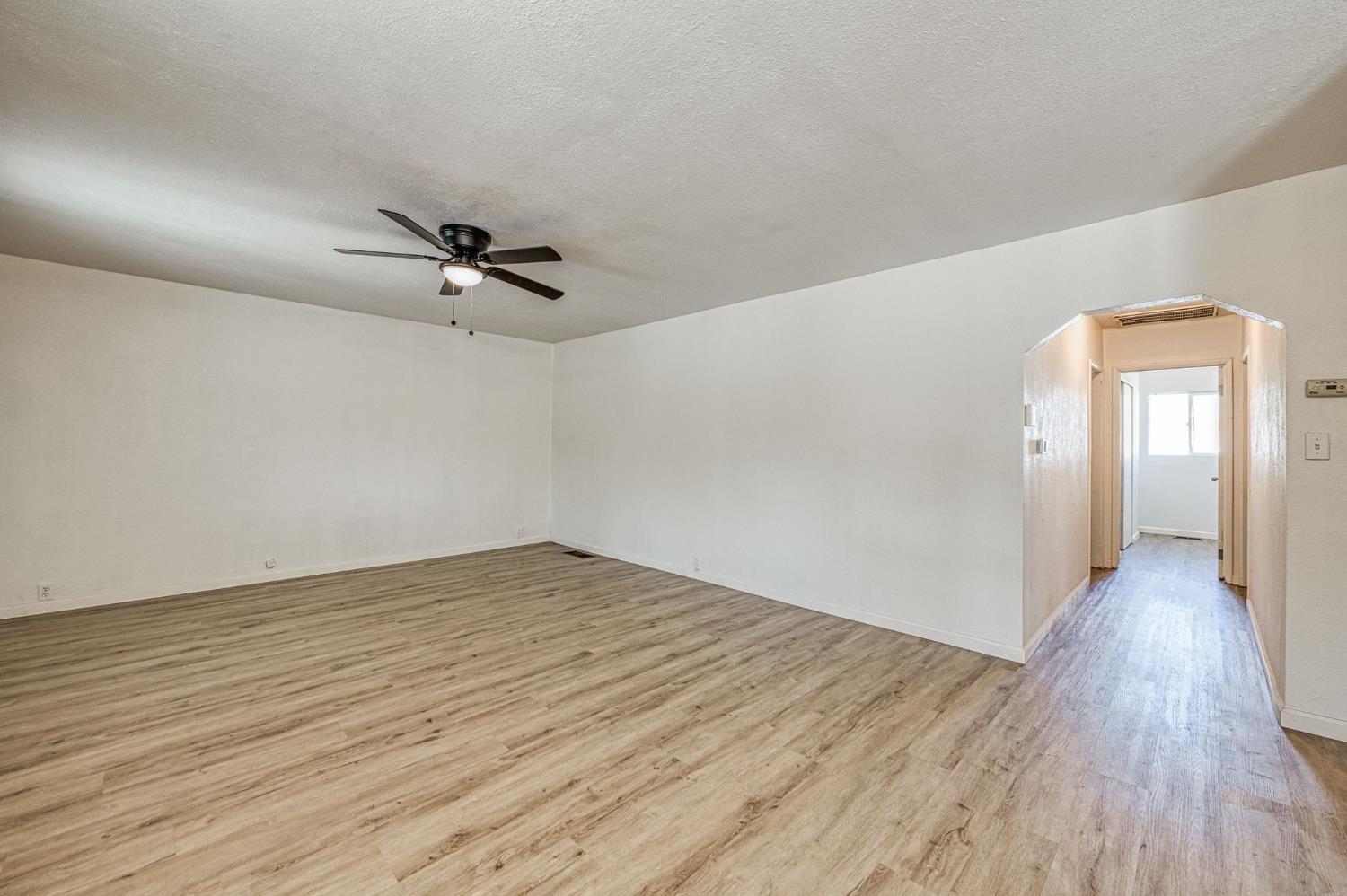 2146 W Dudley Ave, Fresno, CA 93728